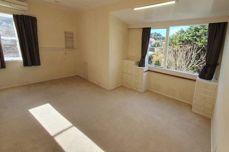 Photo of property in 21 Parkvale Road, Karori, Wellington, 6012