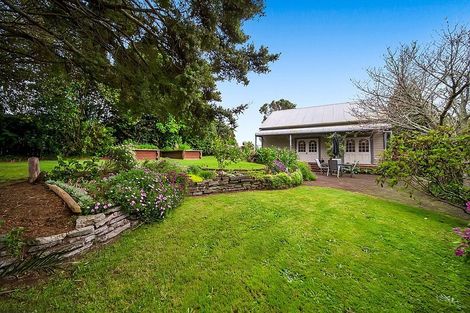 Photo of property in 7 Richmond Road, Brixton, New Plymouth, 4373