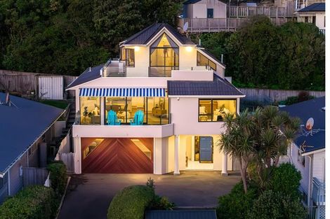Photo of property in 24 Sunset Parade, Plimmerton, Porirua, 5026