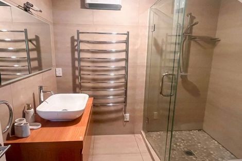 Photo of property in 15 Drayton Drive, Mount Pleasant, Christchurch, 8081