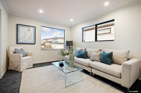 Photo of property in 24 Cooladawson Drive, Flat Bush, Auckland, 2019