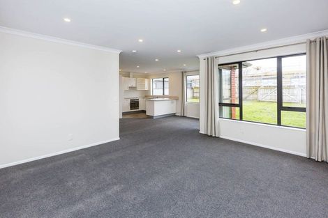 Photo of property in 6c Savage Crescent, Upper Hutt Central, Upper Hutt, 5018