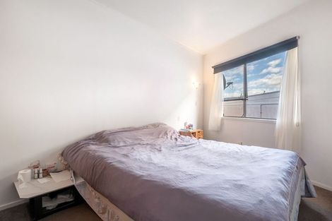 Photo of property in 522 Beach Road, Murrays Bay, Auckland, 0630