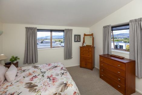 Photo of property in 13/1 Marine Parade, Paraparaumu Beach, Paraparaumu, 5032