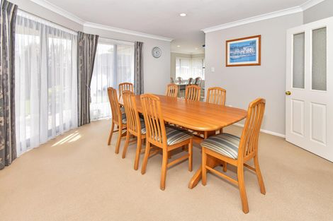 Photo of property in 14 Trossach Place, Wattle Downs, Auckland, 2103