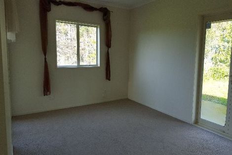 Photo of property in 400 Waitakere Road, Taupaki, Henderson, 0782