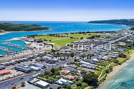 Photo of property in 14 Marina View, Paremata, Porirua, 5026