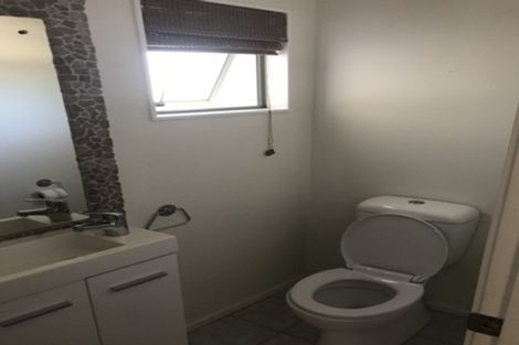 Photo of property in 2/9 Tyne Road, Forrest Hill, Auckland, 0620