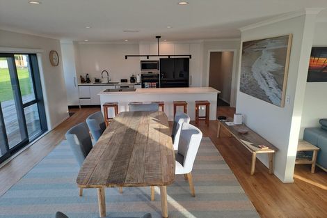 Photo of property in 39 Shoal Beach Road, Aramoana, Omakere, 4271