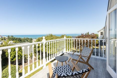 Photo of property in 2 Sealy Road, Bluff Hill, Napier, 4110