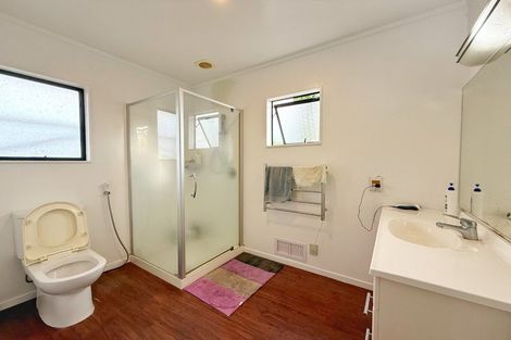 Photo of property in 20 Reynard Terrace, Conifer Grove, Takanini, 2112