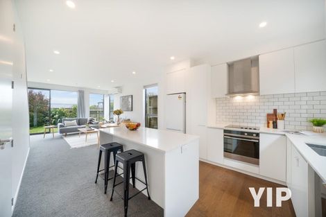 Photo of property in 1/62 Spenmoor Street, Newlands, Wellington, 6037