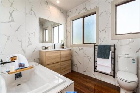 Photo of property in 7 Ferry Parade, Herald Island, Auckland, 0618