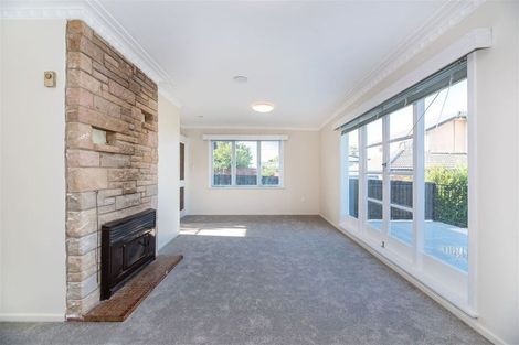 Photo of property in 4 Longburn Road, Henderson, Auckland, 0610