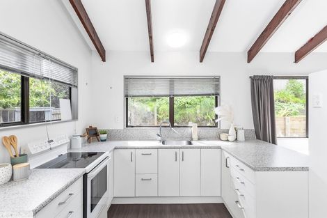 Photo of property in 1 Te Uruhi Grove, Paraparaumu, 5032