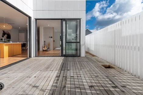 Photo of property in 4 Green Bamboo Road, Hobsonville, Auckland, 0616