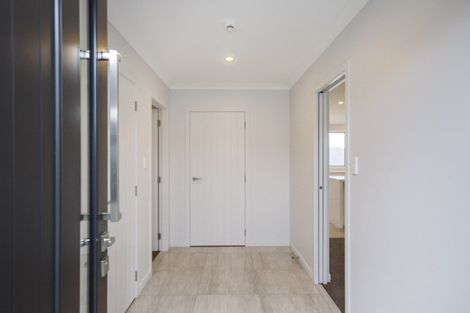 Photo of property in 5 Grand Oaks Drive, Awapuni, Palmerston North, 4412