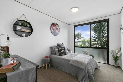 Photo of property in 1/26 Kamara Road, Glen Eden, Auckland, 0602