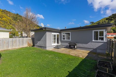 Photo of property in 44 Dorset Street, Picton, 7220