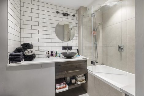 Photo of property in 2/88 Arran Road, Browns Bay, Auckland, 0630