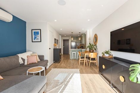 Photo of property in 1 Royal View Road, Te Atatu South, Auckland, 0610