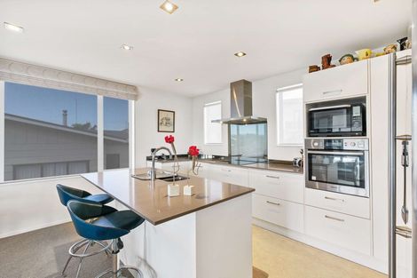 Photo of property in 92a Tiri Road, Manly, Whangaparaoa, 0930