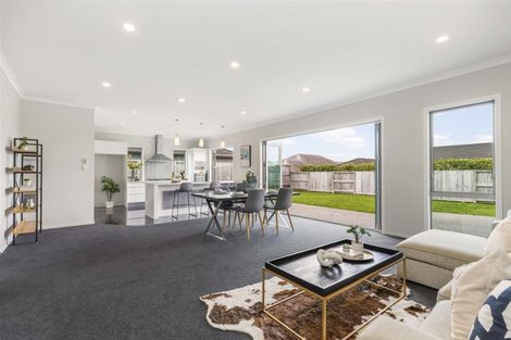 Photo of property in 18 Miranda Place, Flagstaff, Hamilton, 3210