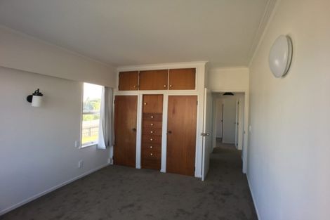 Photo of property in 3/270 Wairau Road, Glenfield, Auckland, 0627