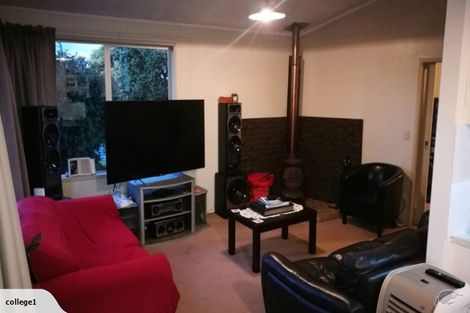 Photo of property in 31 Waimumu Road, Massey, Auckland, 0614