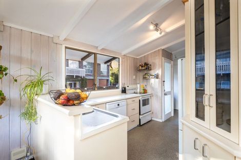 Photo of property in 21 Cumberland Street, Merrilands, New Plymouth, 4312