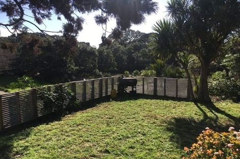 Photo of property in 352 Motutara Road, Muriwai, 0881