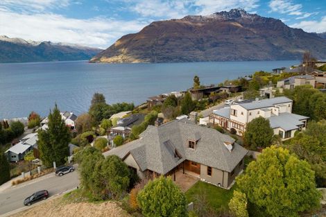 Photo of property in 8 Aspen Grove, Fernhill, Queenstown, 9300