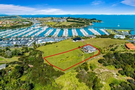 Photo of property in 64 Balboa Drive, Matakatia, Whangaparaoa, 0930