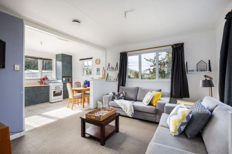 Photo of property in 52 Blake Street, Waitara, 4320