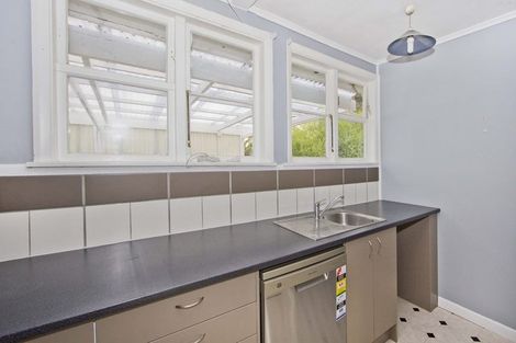 Photo of property in 6 Boyd Grove, Naenae, Lower Hutt, 5011