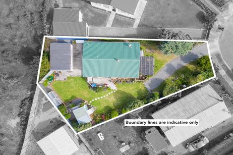 Photo of property in 15 Colenso Place, Otaki Beach, Otaki, 5512