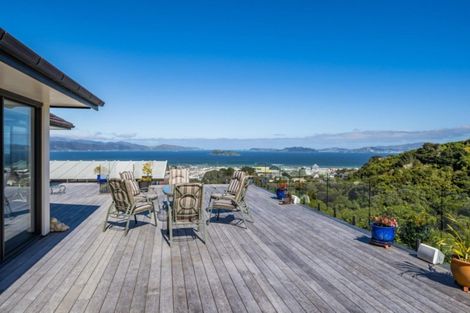 Photo of property in 51 Dowse Drive, Maungaraki, Lower Hutt, 5010