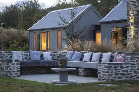 Photo of property in 34 Mountain View Road, Dalefield, Queenstown, 9371