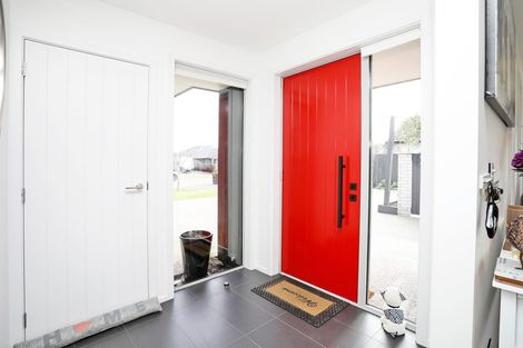 Photo of property in 28 Northside Drive, Waikiwi, Invercargill, 9810