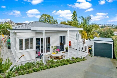 Photo of property in 14 Waimana Avenue, Northcote Point, Auckland, 0627