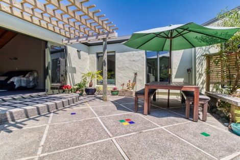 Photo of property in 2 Ritchie Place, Havelock North, 4130