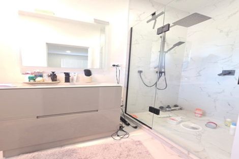 Photo of property in 14a Riserra Drive, Ranui, Auckland, 0612