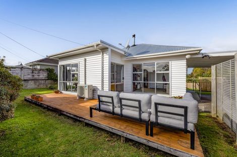 Photo of property in 191 Seaview Road, Westown, New Plymouth, 4310