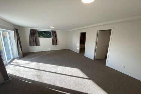 Photo of property in 30 Lawrence Crescent, Hillpark, Auckland, 2102