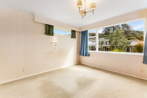 Photo of property in 1 Bede Grove, Tawa, Wellington, 5028