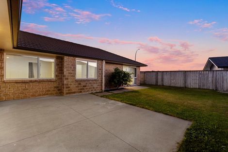 Photo of property in 21 Ponga Place, Papamoa Beach, Papamoa, 3118