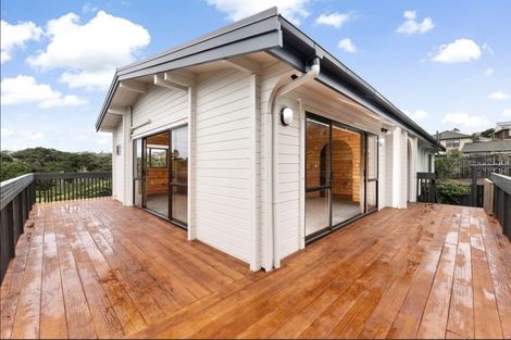 Photo of property in 10 Lagoon Way, West Harbour, Auckland, 0618