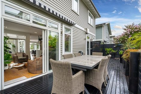 Photo of property in 15 Landmark Terrace, Orewa, 0931