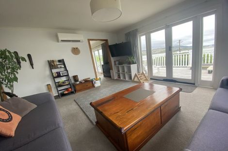 Photo of property in 7 Onepoto Road, Titahi Bay, Porirua, 5022