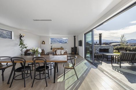 Photo of property in 21 Marjon Drive, Wanaka, 9305